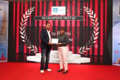 Receiving Bajaj Allianz IM Champions Award